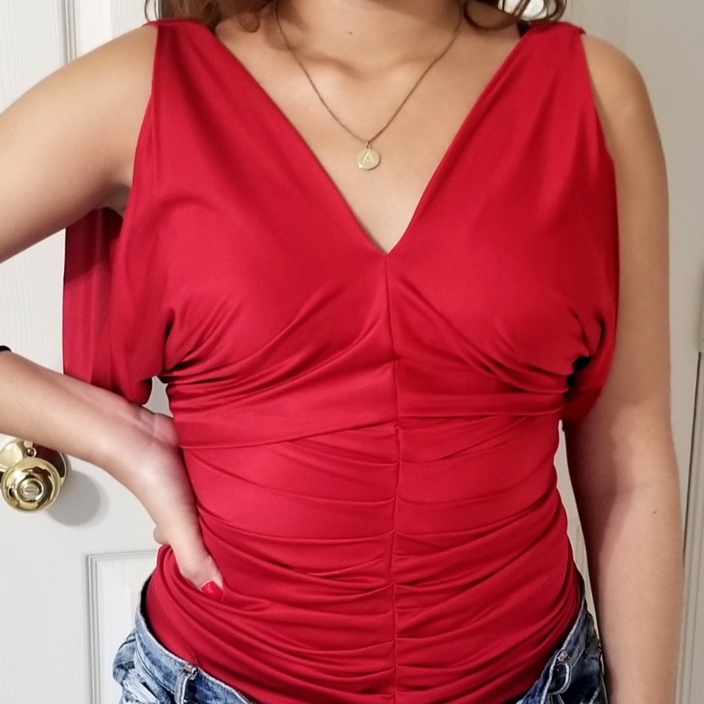 ⭐ Diane Von Furstenberg Vibrant red Size 4
